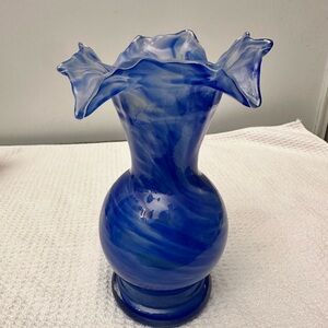 Smith’s Old Timer Hand Blown Art Glass Cobalt Blue & White Swirl Ruffled Vase 7”